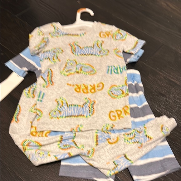 Carters PJ set size 5 - Picture 1 of 3
